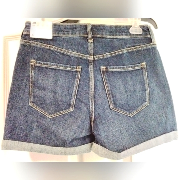 New Old Navy High Rise Distressed Denim Shorts - Picture 2 of 2